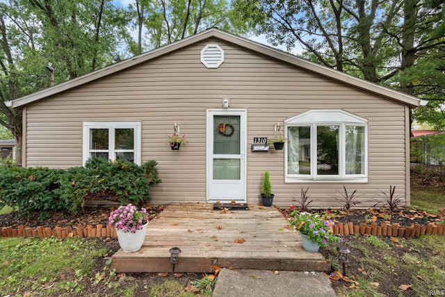1310 Oak Ave, Lafayette, IN 47905 - bungalow featuring a deck