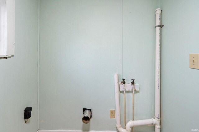 1310 Oak Ave, Lafayette, IN 47905 - view of laundry room