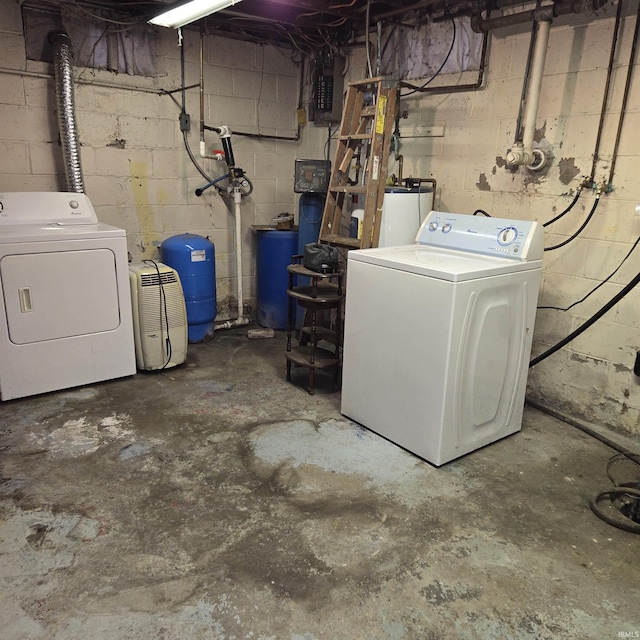 11544 Lincolnway Hwy, Osceola, IN 46561 - laundry area featuring washer and dryer, water heater, and electric panel