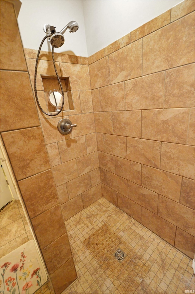 1632 Solemar Dr, West Lafayette, IN 47906 - bathroom featuring a tile shower