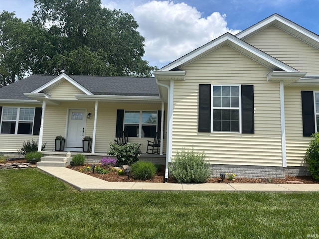1264 W Greenbriar Dr, Washington, IN 47501 - view of front facade with a front lawn, a porch, and a shingled roof