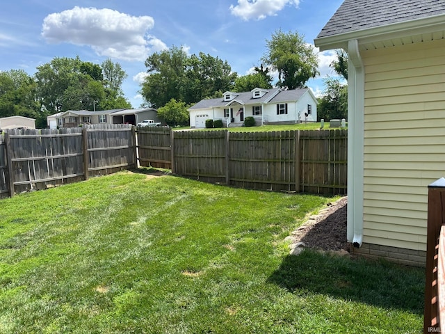 1264 W Greenbriar Dr, Washington, IN 47501 - view of yard