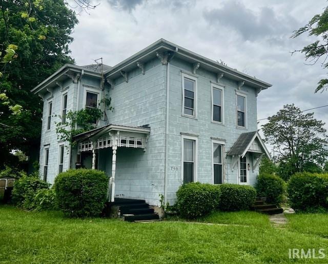 718 E Lewis St, Fort Wayne, IN 46802 - view of front of home with a front lawn