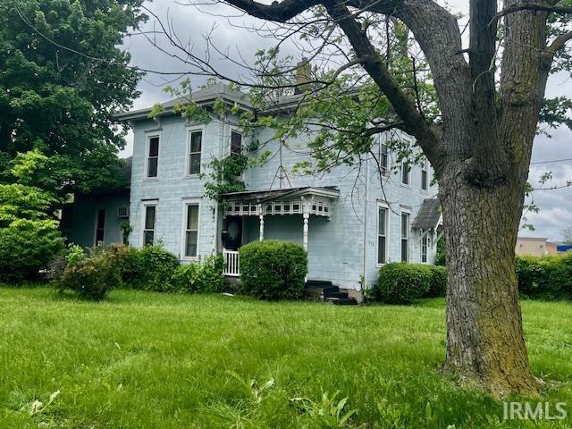 718 E Lewis St, Fort Wayne, IN 46802 - italianate home with a front yard