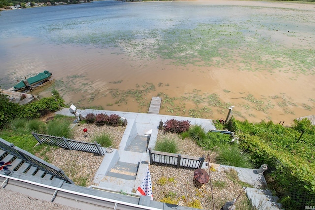 536 Garfield St, Osceola, IN 46561 - view of subject property featuring a large body of water