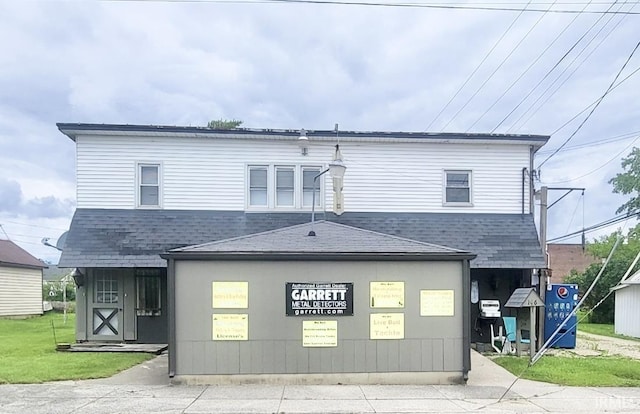 146 W Washington St, Parker City, IN 47368 - view of front of property with a shingled roof