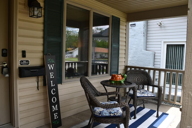 2329 Glenwood Ave, Fort Wayne, IN 46805 - view of wooden porch
