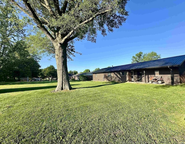 618 N Kluemper Rd, Jasper, IN 47546 - view of grassy yard