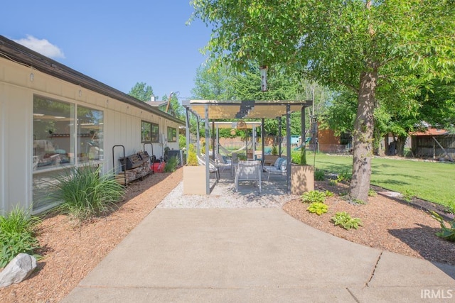 7300 E Blackford Ave, Evansville, IN 47715 - view of patio