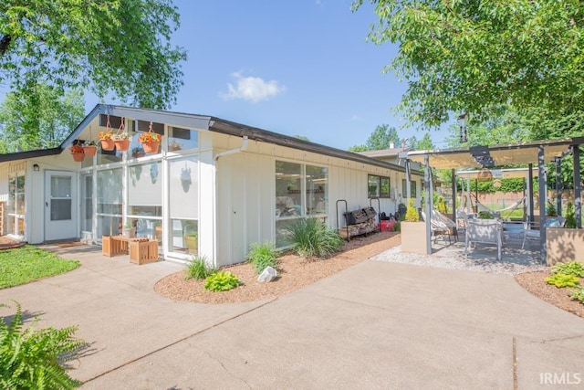 7300 E Blackford Ave, Evansville, IN 47715 - back of house featuring a patio area and a pergola