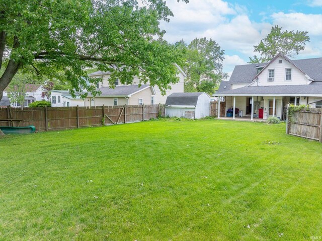139 Elm St, Wabash, IN 46992 - view of yard with a patio