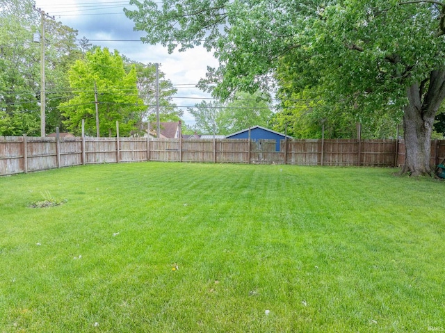 139 Elm St, Wabash, IN 46992 - view of yard