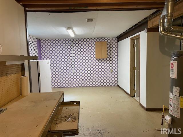 56862 Pomona St, Elkhart, IN 46516 - basement with water heater
