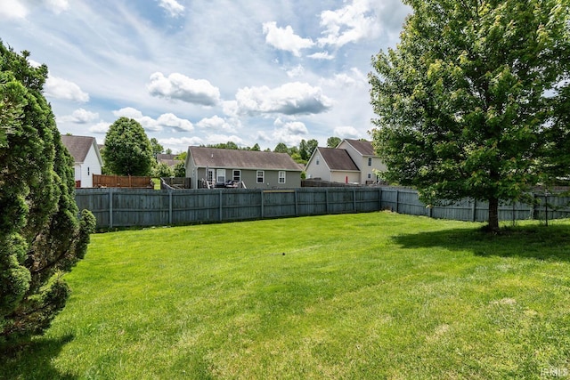 7203 W Capstone Cir, Bloomington, IN 47404 - view of yard with a residential view