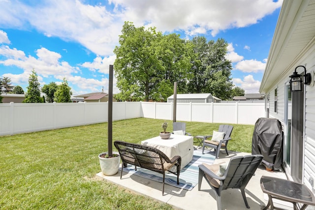 606 W Elm St, Haubstadt, IN 47639 - view of yard featuring a patio