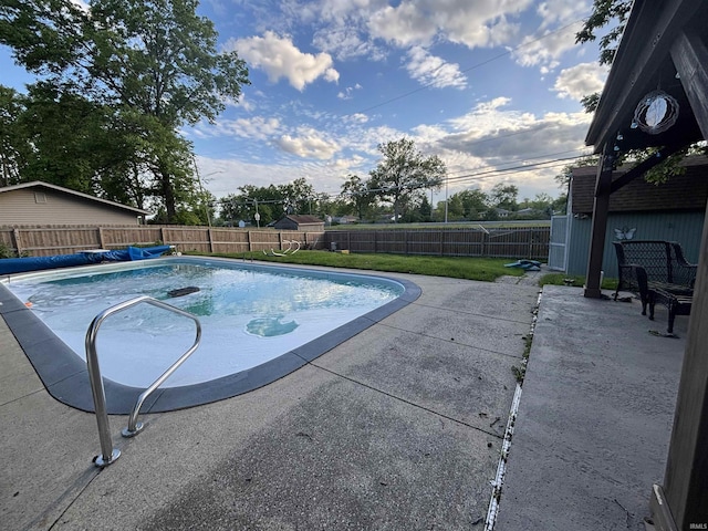 2923 Inwood Dr, Fort Wayne, IN 46815 - view of swimming pool with a patio area