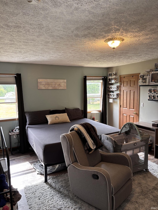 311 Hampshire Dr, Logansport, IN 46947 - bedroom featuring a textured ceiling