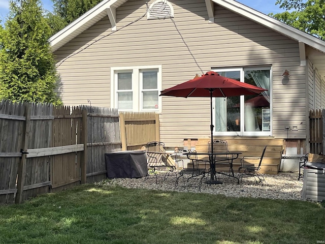 1746 College Ave, Huntington, IN 46750 - back of property featuring a patio