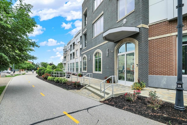304 W Kirkwood Ave Unit 203, Bloomington, IN 47404 - view of building exterior