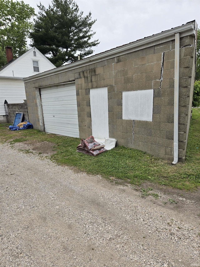910 Ridgeway Ave, Vincennes, IN 47591 - view of detached garage