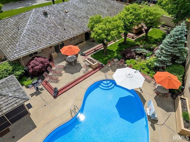 570 Golden Pl, Lafayette, IN 47905 - aerial view of property and surrounding area with a pool area