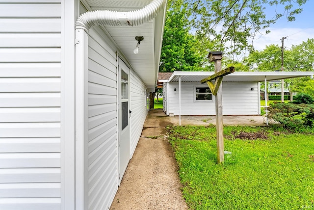 730 E Sherman St, Marion, IN 46952 - view of yard