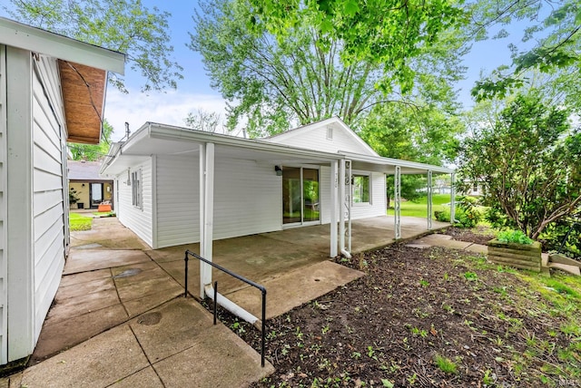 730 E Sherman St, Marion, IN 46952 - back of property featuring a patio area