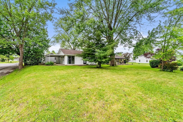 730 E Sherman St, Marion, IN 46952 - view of grassy yard