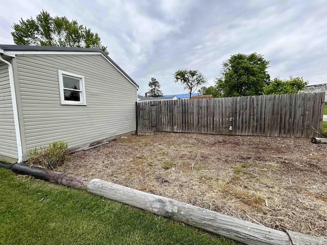 375 E Harrison Ave, Wabash, IN 46992 - view of yard