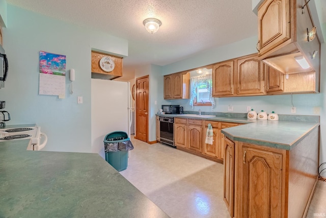 11542 S 700 E, Lafontaine, IN 46940 - kitchen with a textured ceiling, black appliances, a sink, light flooring, and a peninsula