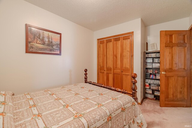 11542 S 700 E, Lafontaine, IN 46940 - bedroom featuring a closet and light colored carpet