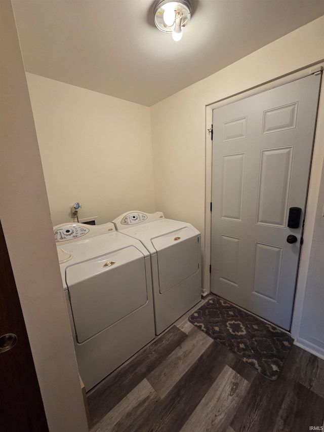 7823 Knightswood Dr, Fort Wayne, IN 46819 - laundry room featuring washing machine and clothes dryer and wood finished floors