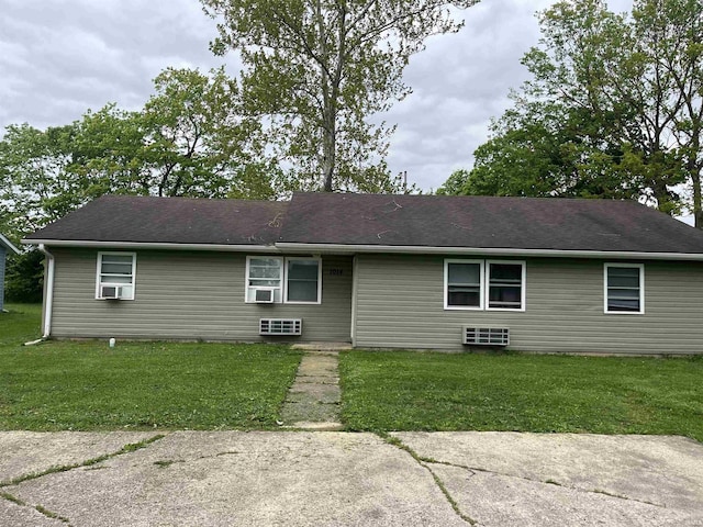 1012,1013,1014 N Delaware Street 1012A And B, 1013A And B, 1014A And B, Albany, IN 47320 - view of front facade featuring a front yard and cooling unit