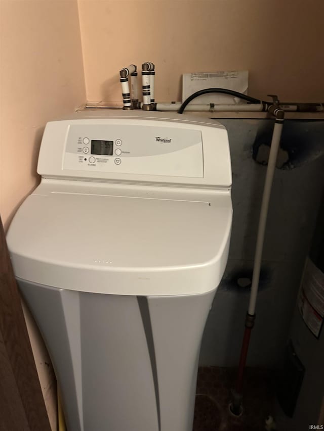 1913 Mckibben St, Wabash, IN 46992 - detailed view of a water softener