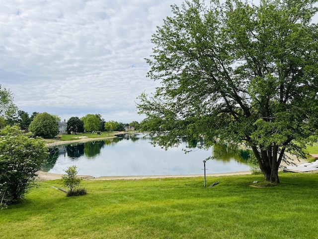 15626 Cold Spring Ct, Granger, IN 46530 - water view