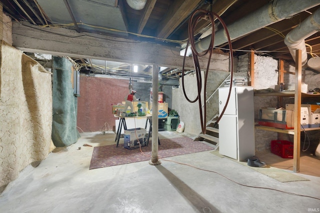 111 N State St, South Whitley, IN 46787 - view of unfinished below grade area