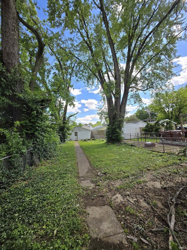 2710 W Virginia St, Evansville, IN 47712 - view of yard