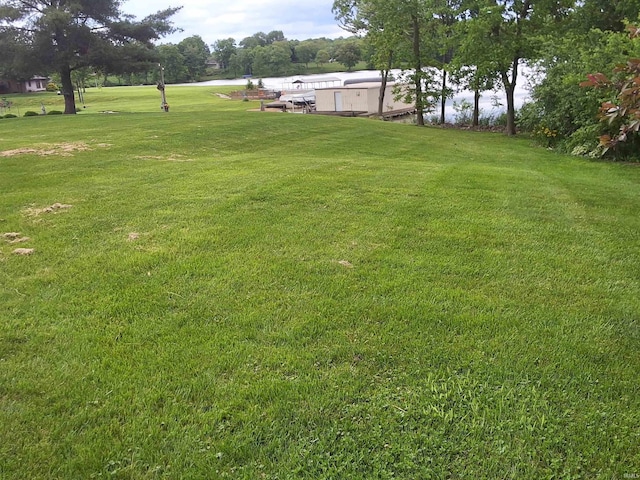 5454 Ski Dr, Loogootee, IN 47553 - view of grassy yard
