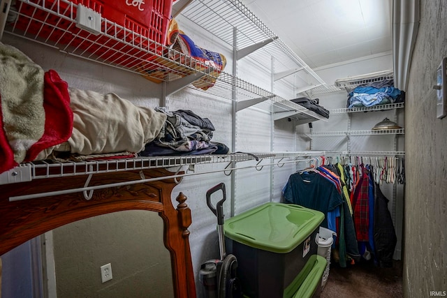 6814 Church St, Lafayette, IN 47905 - spacious closet with carpet flooring