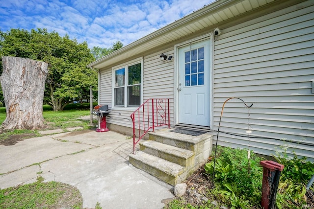 6814 Church St, Lafayette, IN 47905 - entrance to property with a patio area and a surveillance system