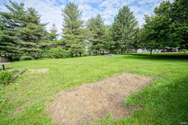6814 Church St, Lafayette, IN 47905 - view of green lawn
