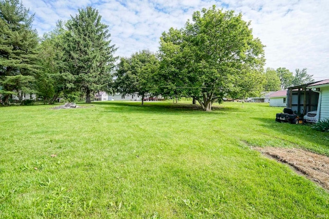 6814 Church St, Lafayette, IN 47905 - view of green lawn
