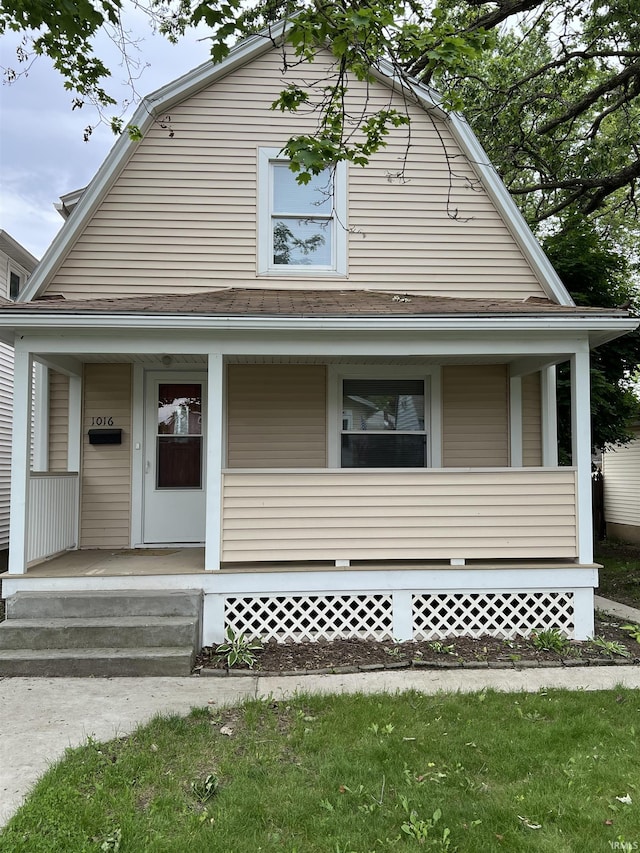 1016 Shore Dr, Fort Wayne, IN 46805 - view of front of property featuring a porch and a gambrel roof
