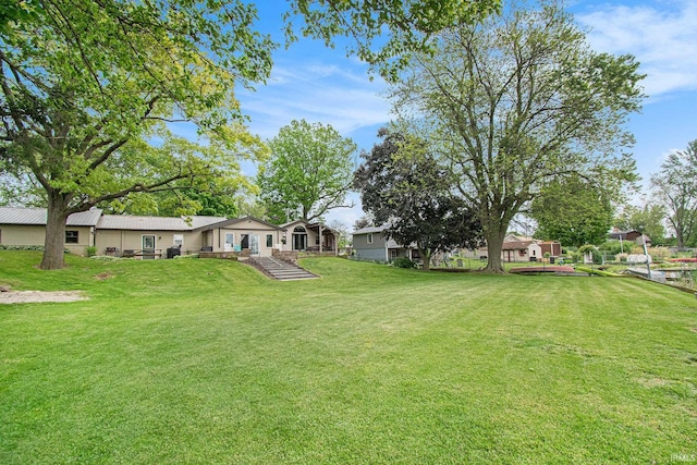 13495 N Hillside Dr, Syracuse, IN 46567 - view of grassy yard