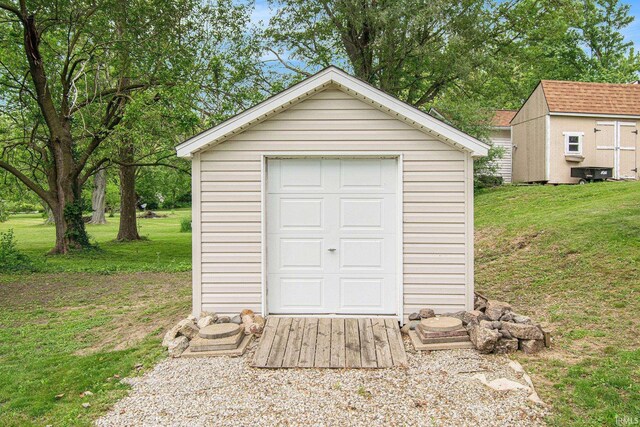13495 N Hillside Dr, Syracuse, IN 46567 - garage with a shed