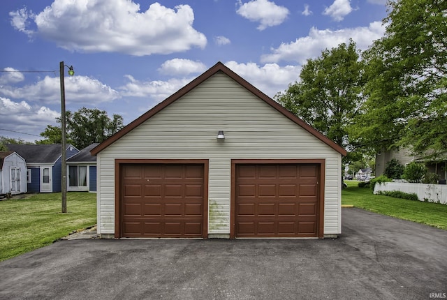 411 E Silver St, Bluffton, IN 46714 - view of detached garage