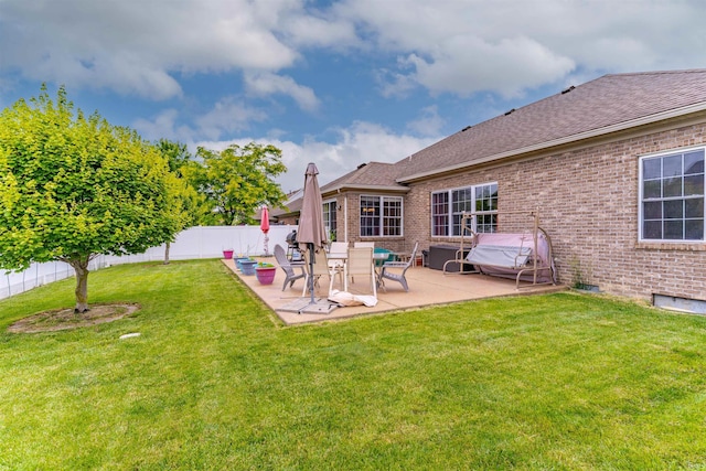 9142 Hartwell Dr, Evansville, IN 47725 - view of yard with a patio