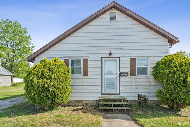718 Center St, New Haven, IN 46774 - view of front of property featuring entry steps
