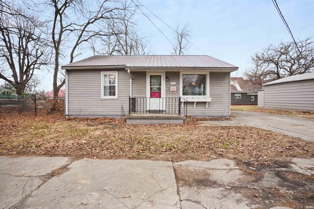 123 S Race St, Princeton, IN 47670 - view of front of property with metal roof