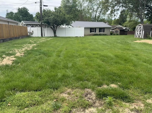 205 Riley Blvd, Bedford, IN 47421 - view of yard